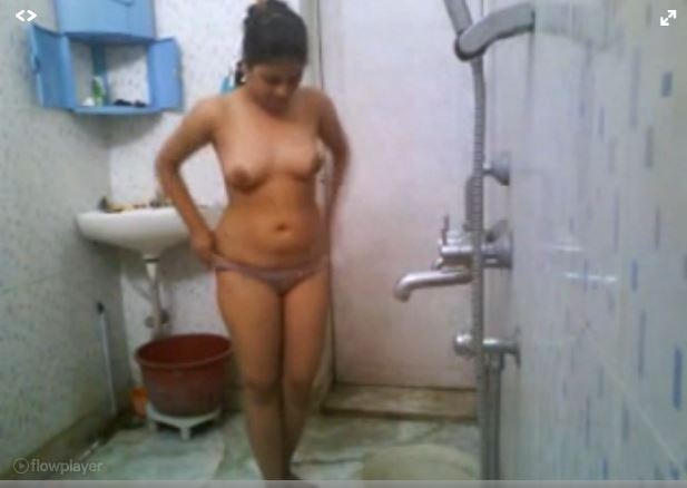 Punjabi girl records herself during bath session