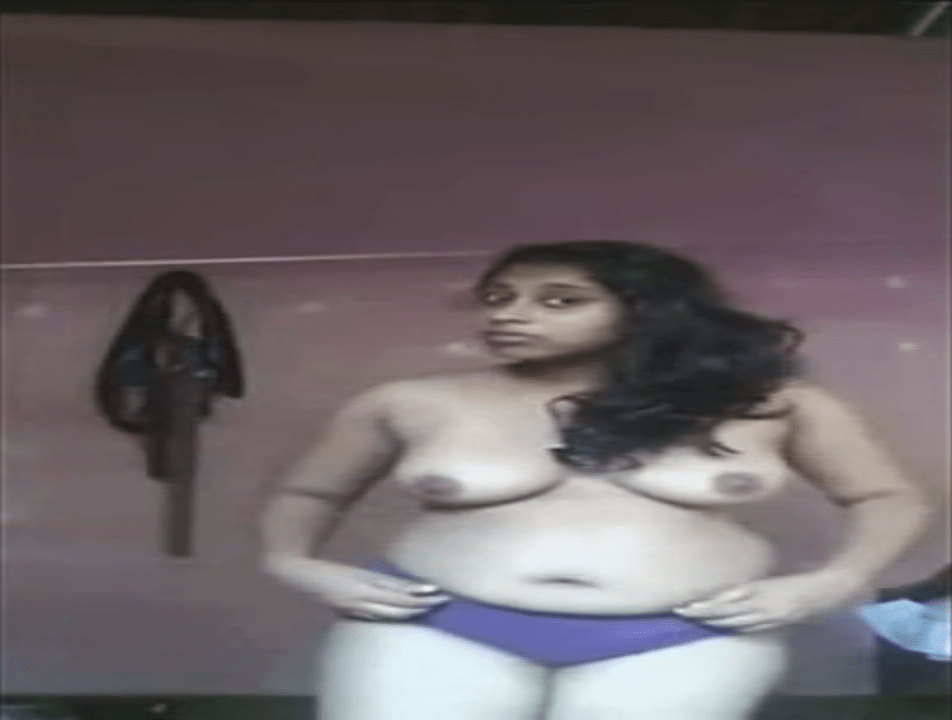 Sexy South Indian girl filming her chubby body for her boyfriend