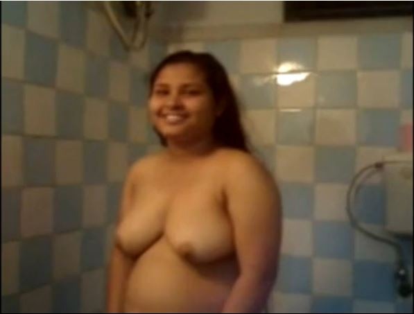 Cute Desi Bhabhi After Shower