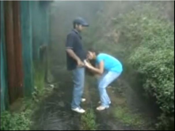 Indian Girl Sucking And Fucking Outdoors In Rain