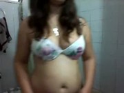 Indian desi bhabhi shower bath MMS take by neighbor