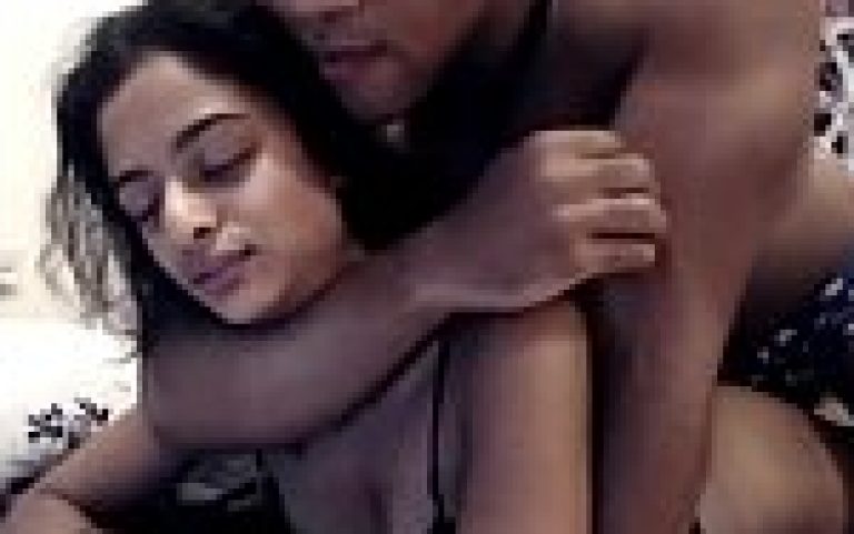 sexy delhi du college camgirl gets naughty with cousin
