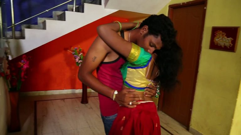 Indian saree sex of desi bhabhi & servant romantic sexually masti