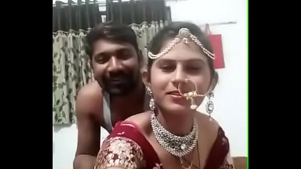 Suhagraat par nayi nabeli dulhan se kiss aur boobs suck sex