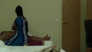 hindi mai dirty baatain karke delhi ke randi ki chudai