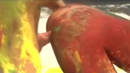 holi ke colors mai rang kar nri girl ne chut chudwai