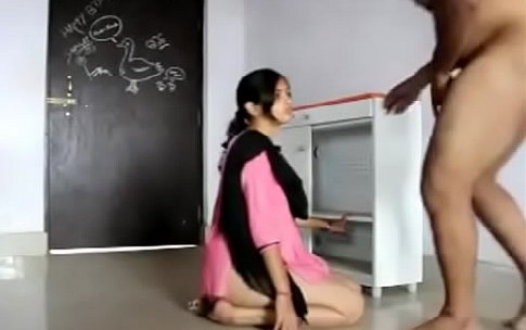 School Ki Hindi Xxx Video - School ke Hindustani girl ki teacher se fuck ki Hindi xxx - Antarvasna BF