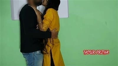 Agra mai kuwari ladki se sahbaas ki Indian sex video