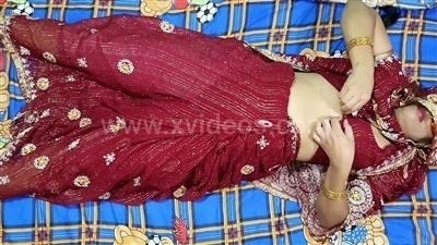 Goa mai suhagraat par hot dulhan ki sexy blue film - Indian porn